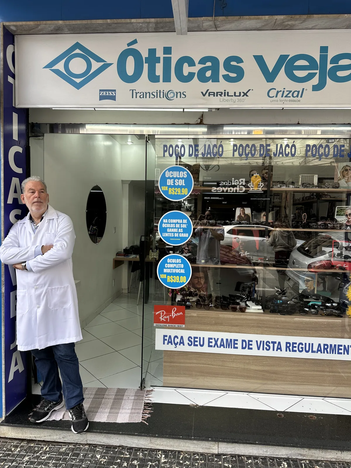 Fachada da Óticas Veja no Centro de Macaé